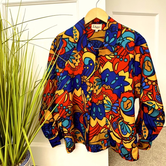 SOLD - HOST PICK 🤩🤩 Vintage Blouse - pictures don’t do this one justice! - Picture 2 of 3